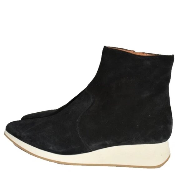 $450 CHIE MIHARA SUEDE POINTY TOE WEDGE BOOTIE BLACK ZIP COMFORT 39 (MG22) - Picture 4 of 8
